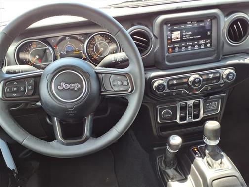 2023 Jeep Gladiator Sport