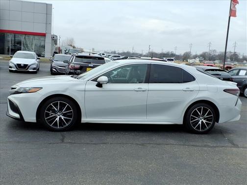 2023 Toyota Camry SE