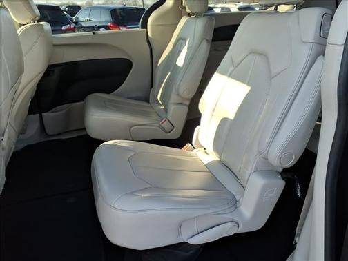 2021 Chrysler Voyager LXI