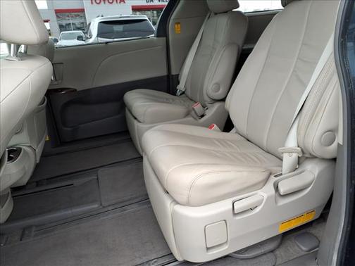 2014 Toyota Sienna XLE