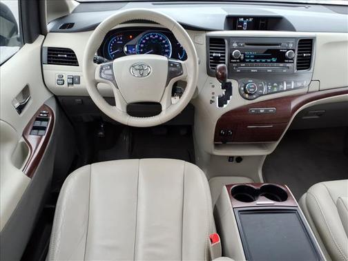 2014 Toyota Sienna XLE