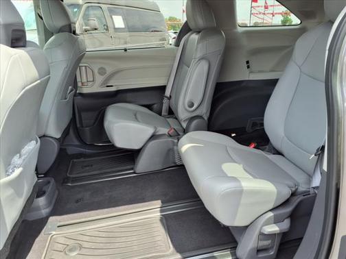 2021 Toyota Sienna XLE 7 Passenger