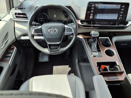 2021 Toyota Sienna XLE 7 Passenger