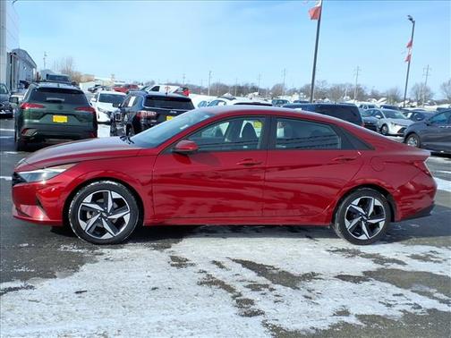 2023 Hyundai ELANTRA SEL