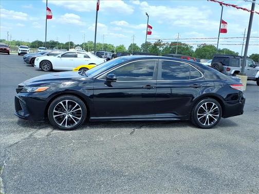 Black 2018 Toyota Camry LE