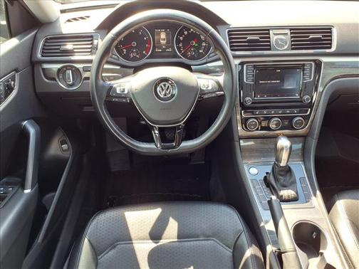 Blue 2017 Volkswagen Passat 1.8T SE w/Technology