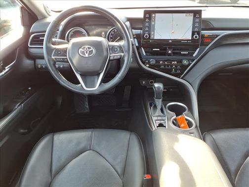 2022 Toyota Camry Hybrid XLE