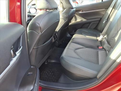 2022 Toyota Camry Hybrid XLE