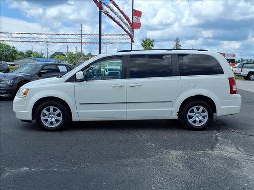 2010 Chrysler Town & Country Touring