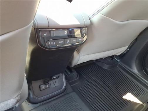 2023 Toyota Highlander Hybrid Platinum