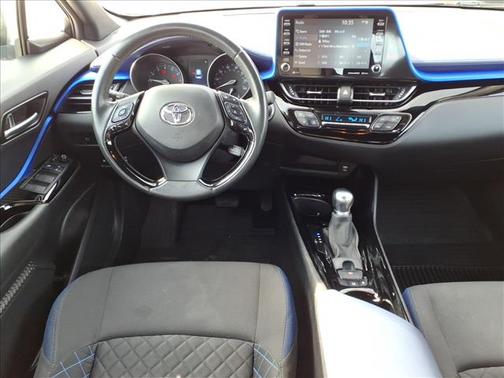 2022 Toyota C-HR XLE