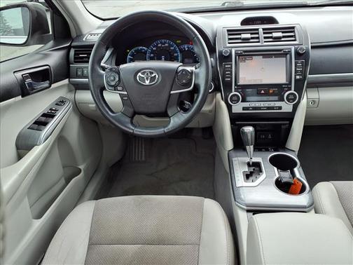 2014 Toyota Camry Hybrid XLE
