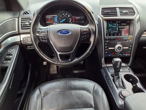 Black 2018 Ford Explorer Limited