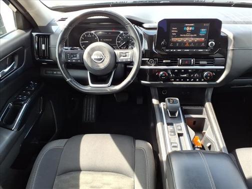 Black 2022 Nissan Pathfinder SV