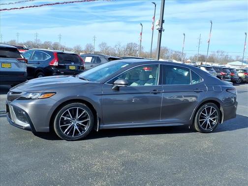 2023 Toyota Camry Hybrid SE