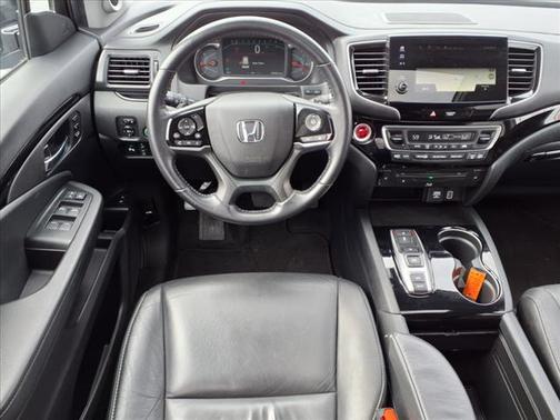 2022 Honda Pilot Touring 8-Passenger