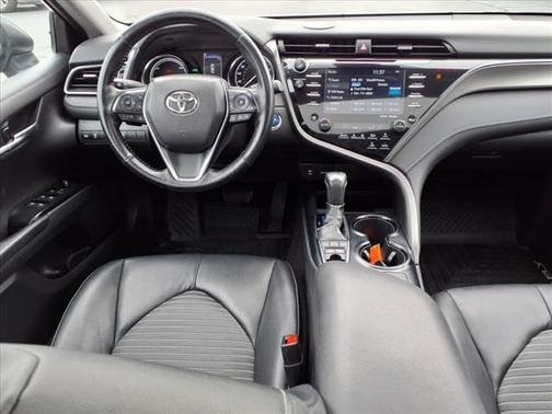 2019 Toyota Camry Hybrid SE