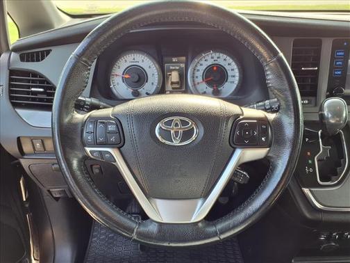 Gray 2015 Toyota Sienna SE Premium