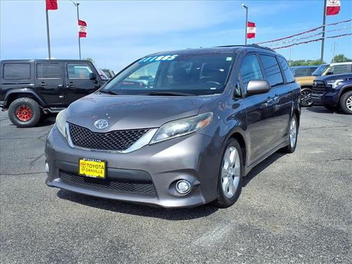 Gray 2015 Toyota Sienna SE Premium