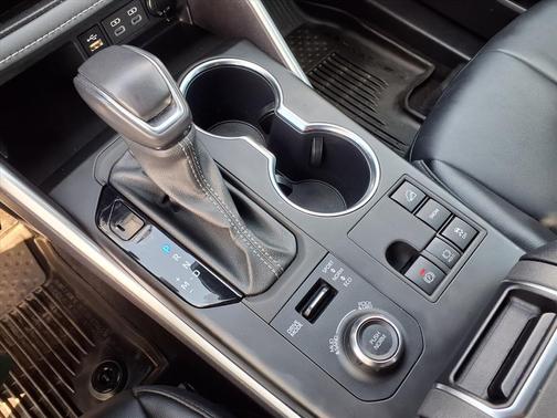 Gray 2024 Toyota Highlander XSE