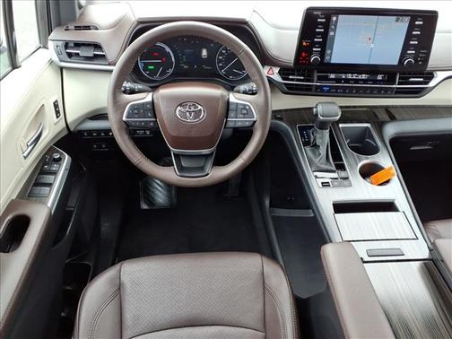 2024 Toyota Sienna Platinum