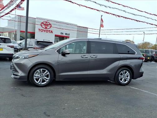 2024 Toyota Sienna Platinum