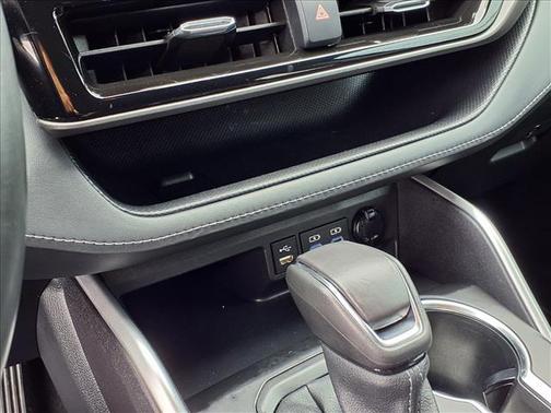 Gray 2022 Toyota Highlander LE