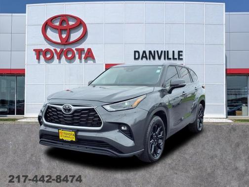 Gray 2022 Toyota Highlander LE