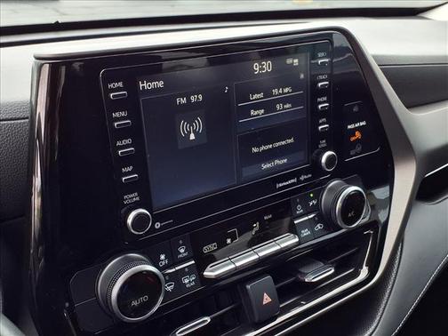 Gray 2022 Toyota Highlander LE