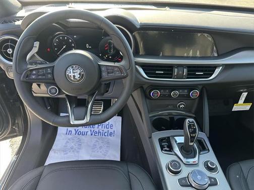 2025 Alfa Romeo Stelvio Ti