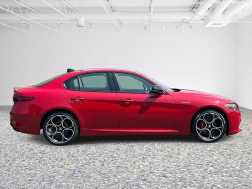 2022 Alfa Romeo Giulia Veloce