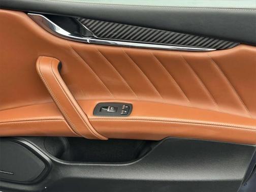 2022 Maserati Quattroporte Modena Q4