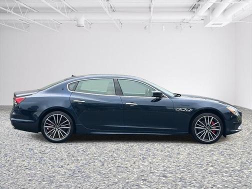 2022 Maserati Quattroporte Modena Q4