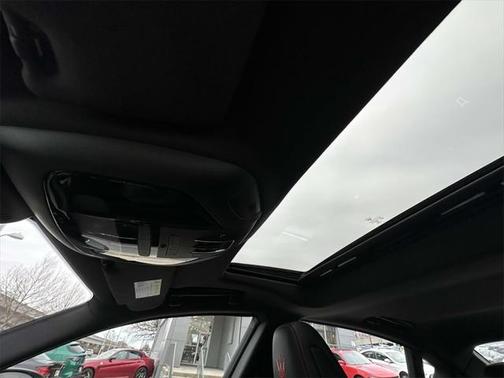 2024 Maserati Quattroporte Modena Ultima Q4
