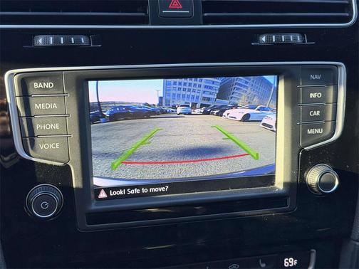 2016 Volkswagen Golf R 4-Door w/DCC & Navigation