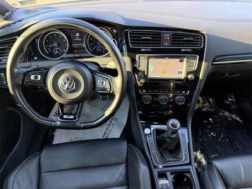 2016 Volkswagen Golf R 4-Door w/DCC & Navigation
