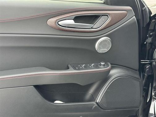 2024 Alfa Romeo Giulia Quadrifoglio