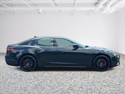 2022 Maserati Ghibli Modena Q4
