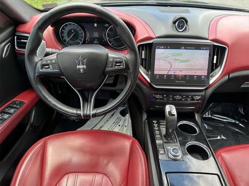 2022 Maserati Ghibli Modena Q4
