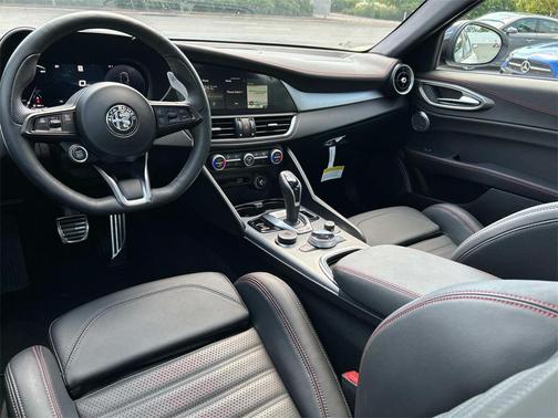 2025 Alfa Romeo Giulia Ti