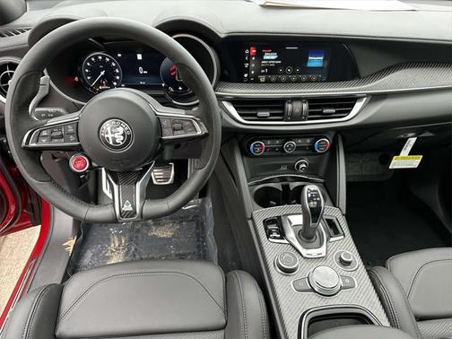2024 Alfa Romeo Stelvio Quadrifoglio