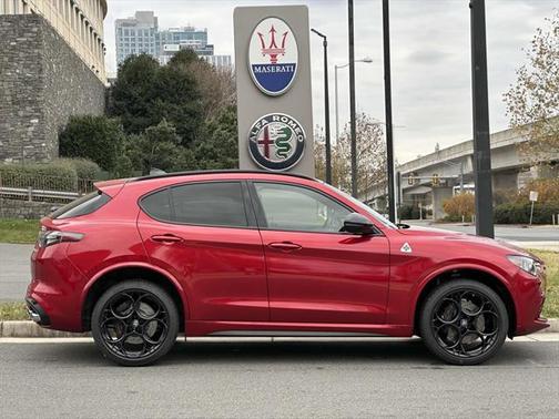 2024 Alfa Romeo Stelvio Quadrifoglio