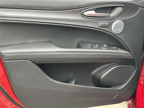 2024 Alfa Romeo Stelvio Quadrifoglio