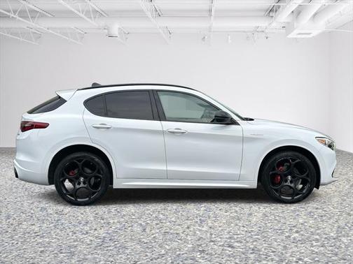 2022 Alfa Romeo Stelvio Ti