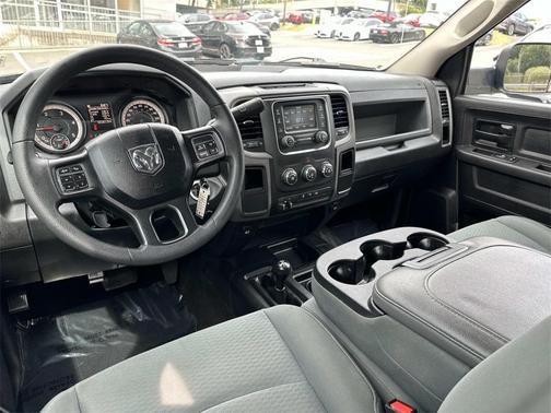 2018 RAM 2500 Tradesman Crew Cab 4x4 6'4' Box