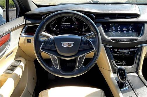 2018 Cadillac XT5 Premium Luxury