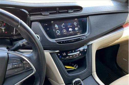 2018 Cadillac XT5 Premium Luxury