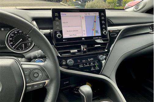 2024 Toyota Camry Hybrid XLE