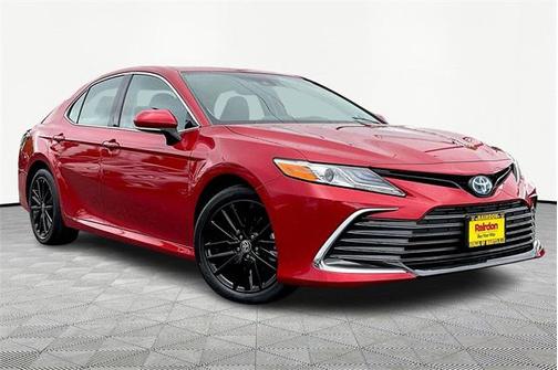 2024 Toyota Camry Hybrid XLE
