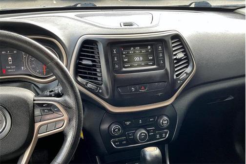 2017 Jeep Cherokee Sport
